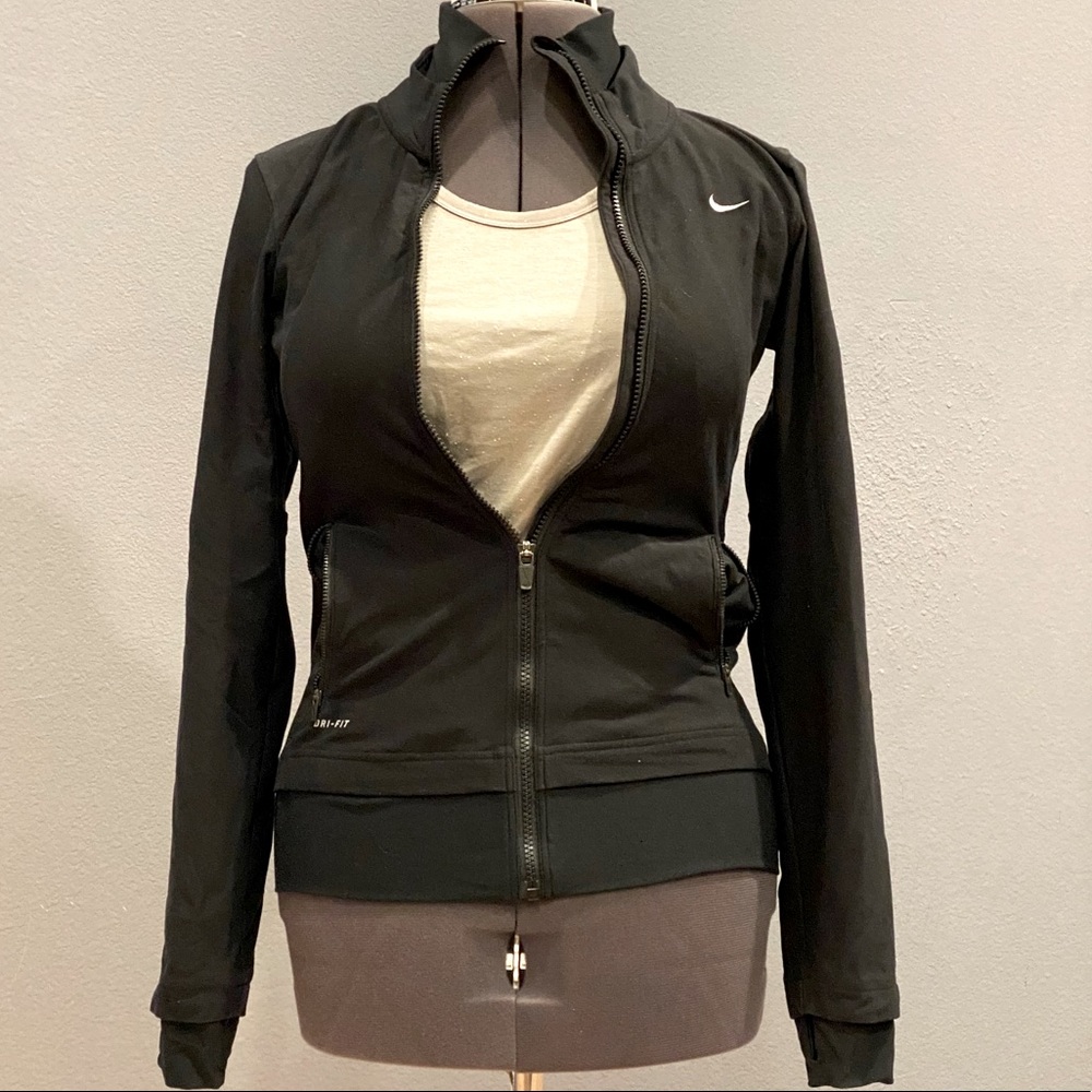 Nike Women’s Dry Fit Fitted Jacket